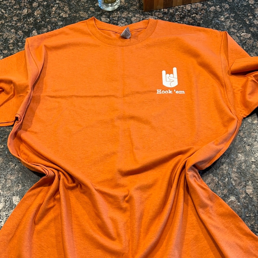 UT Longhorn tshirt